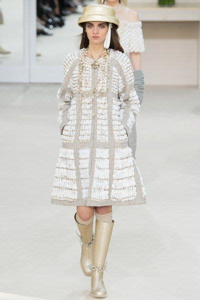 Chanel Fall 2016 Ready To Wear Collection Photos Vogue Fall Fashion