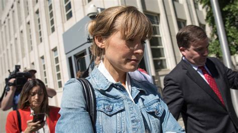 Allison Mack Smallville Actress Released Early From Prison In Nxivm Case Kiro News Seattle