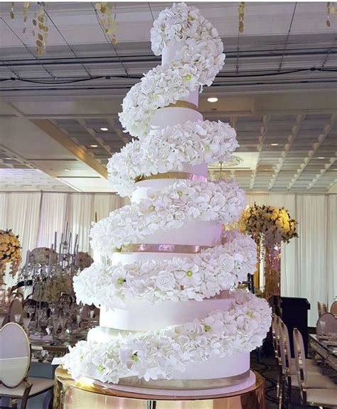 Mink S Funny Wedding Cakes Big Wedding Cakes Extravagant Wedding Cakes