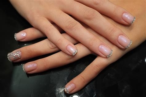 Las uñas frágiles pueden ser reflejo de muchos problemas. Real Diamond Manicure! - Really Ree