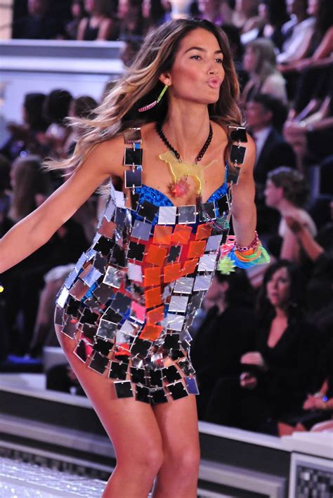 Models Inspiration Lily Aldridge Victoria S Secret Fashion Show 2011 Hq