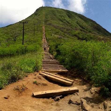 koko crater stairs oahu crater oahu railroad tracks staircase vacations hawaii country