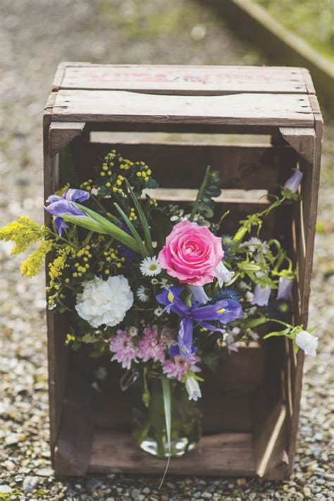 Wedding flowers & bouquets available online from award winning florists, the real flower company. Top Wedding Flower Trends for 2015 - North West Brides
