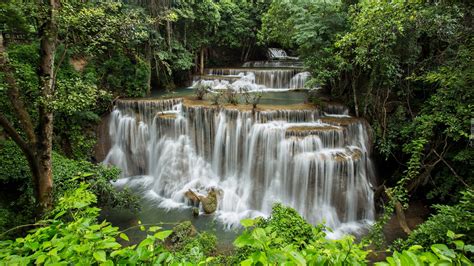 Wodospad Erawan Waterfall