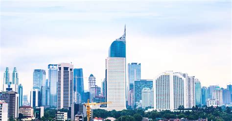 Jakarta Menacée Par La Montée Des Eaux Lindonésie Veut Implanter Une