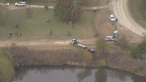 Body Found In Car Submerged Near Dallas Nbc 5 Dallas Fort Worth