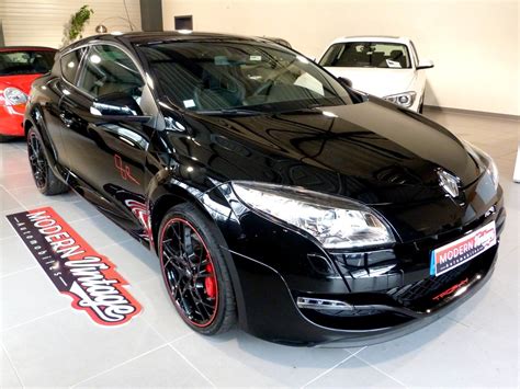 Renault may have a new megane rs out (sort of), but its predecessor is not willing to leave the stage just yet. Renault Megane 3 RS Trophy 265 N°397 - Véhicule - Modern ...