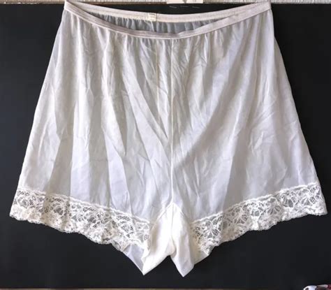 Vtg Vanity Fair Sheer White Panties Tap Pants Pillow Tab Lace Trim Sz 7