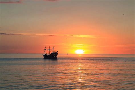 Wallpaper Landscape Colorful Ship Boat Sunset Sea