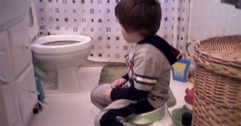 Wow, realistic potty training advice for a child with autism and sensory issues. Autism with a side of fries : Potty Training and Autism