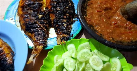 Ikan bakar adalah hidangan ikan yang dibakar atau dipanggang di atas api atau bara api. Ikan Bakar Bojo : Ikanbakarhomemade Instagram Posts Gramho ...