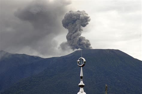 Setidaknya 11 Tewas 12 Hilang Akibat Letusan Gunung Marapi Di Sumatra