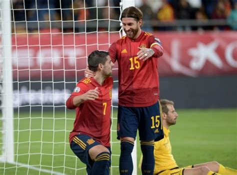 Wettquoten, statistiken inklusive team check. Spanien EM 2020 - Kader, Stars & Spanien EM Trikot 2020 ...