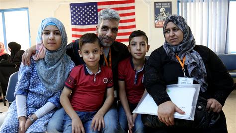 white house says refugee resettlements will go on even if governors object