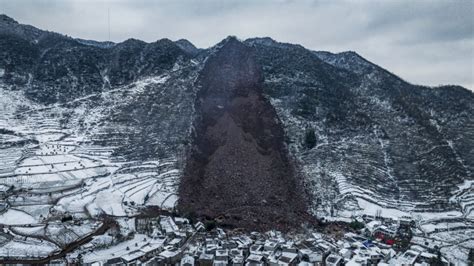 Death Toll In China Landslide Rises To 20 With Dozens Still Missing