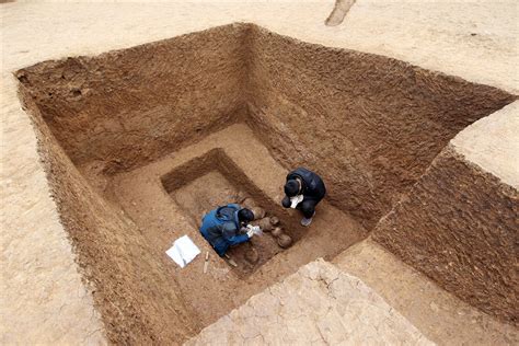 2300 Year Old Tomb Discovered In Central Chinas Hubei The