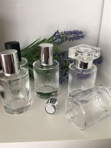 Perfume Bottles 30ml Glass With Snap On Spray Round Shape