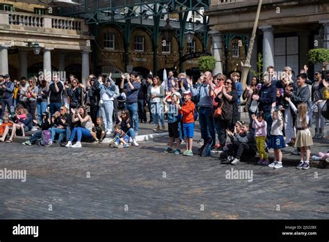 Street Performers In Covent Garden London Stock Photo Alamy