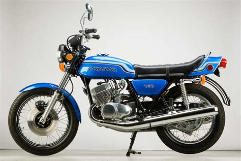 The kawasaki h2 750 mach iv was introduced in 1972 to significant interest from both the leading motorcycle journalists and their readers, it retro motorcycle. Kawasaki H2 - Arguably One of the Finest Bikes Ever Made ...
