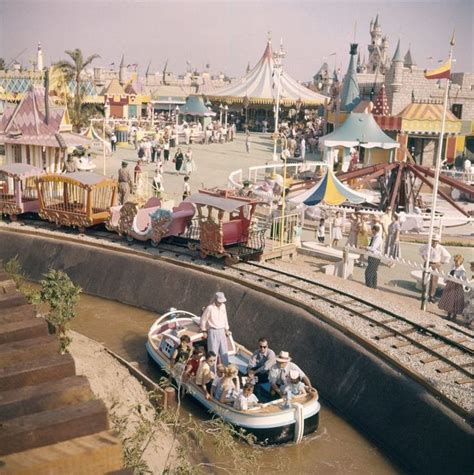 20 Historic Photos Of Disneyland On Opening Day In 1955 In 2020