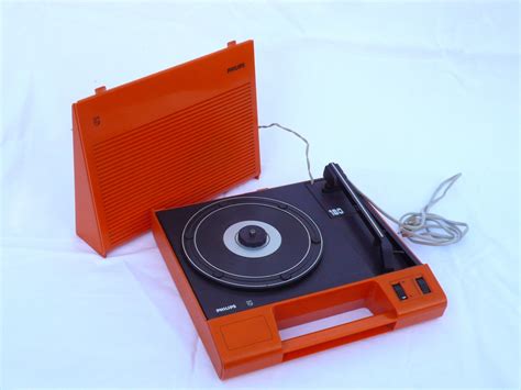 Tourne disque vintage 523 de philips des années 70. Electrophone, Tourne Disques des seventies Philips AF 180 orange. - Luckyfind