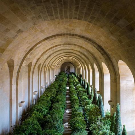 Versailles and baroque planters are available in 5 sizes. The Orangery of the palace of Versailles ...