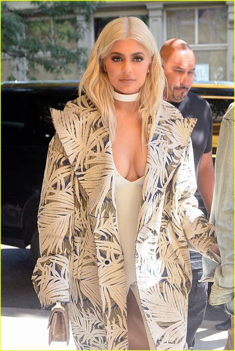 Kylie Jenner Didnt Plan To Go Platinum Blonde Photo 3751405 Kylie