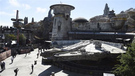Disney Offers Glimpse Inside New Star Wars Theme Park Attraction