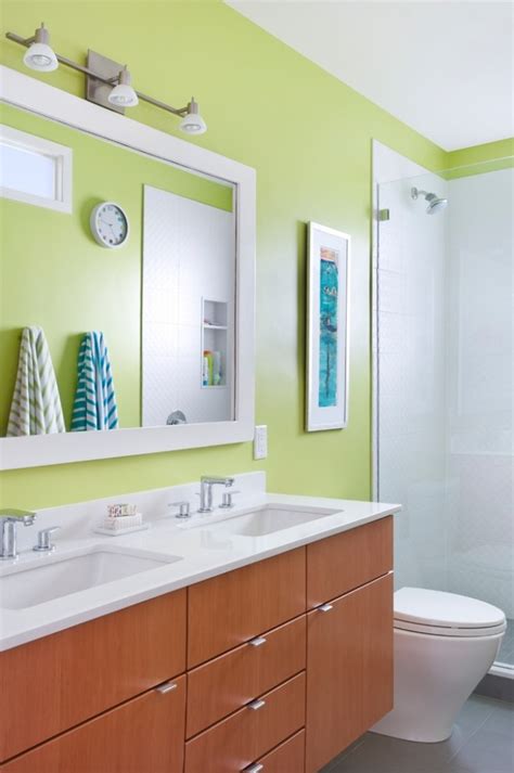 Die badezimmerwände mit fliesen dekorieren. Bad streichen - Ist spezielle Farbe im Badezimmer notwendig?