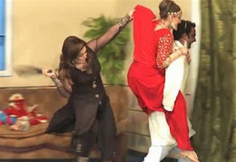 Hot Nargis Pakistani Stage Drama Queen Photos Images Bio