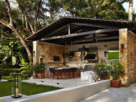 This minimalist outdoor kitchen is low fuss but high style. Patio & Things | Entertaining outdoors in Miami during the ...