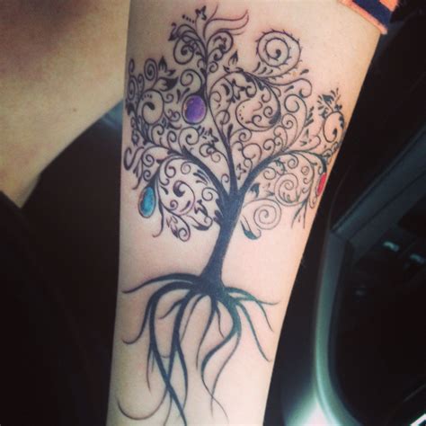 Pin by Ana Hilário on Tattoos | Cute tiny tattoos, Tiny tattoos, Tree ...