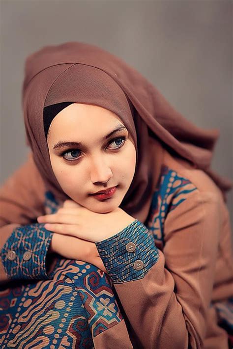 Pin By Fer On Portrait Reference Photos Beautiful Hijab Arab Girls Hijab Arabian Women