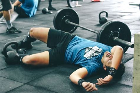 6 Reasons Why Powerlifters Pass Out How To Avoid It Powerful Lifting