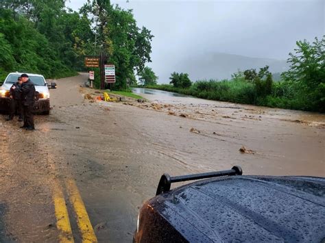 Deadly Ny Flooding Snarls Travel With More Rain Forecast