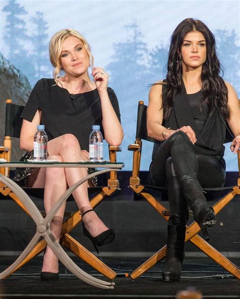 Eliza Taylor And Marie Avgeropoulos 9GAG