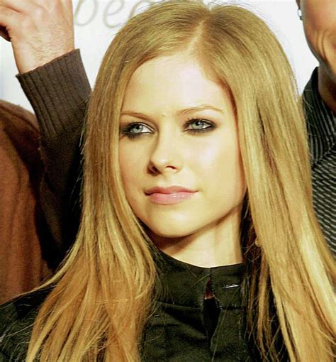 52 Million Offer On Home Sings To Avril Lavigne