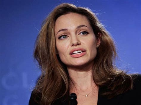 Angelina Jolie Wiki Age Boyfriend Husband Height Biography And More