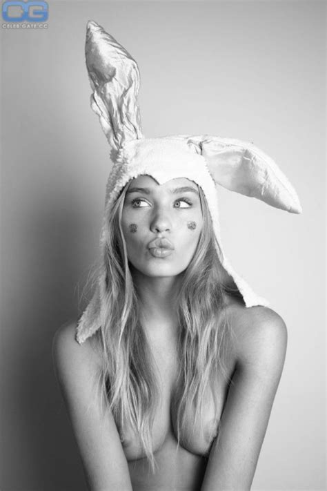 Zoe Cross Nude Pictures Onlyfans Leaks Playboy Photos Sex Scene