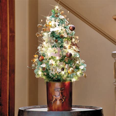 29 Awesome Tabletop Christmas Tree Ideas For Small Spaces