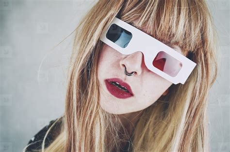 Young Woman Wearing Vintage 3d Glasses 248229 Youworkforthem