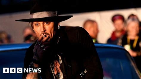 Glastonbury Johnny Depp Apologises For Trump Comment