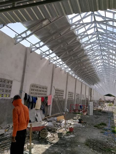 Pemilihan genteng yang tepat untuk atap baja ringan menjadi salah satu faktor penting karena selain menambah kenyamanan anda di dalam rumah juga memepercantik tampilan luar atap bangunan rumah anda. Paket SNI 3 : Rangka Atap Baja Untuk Genteng Ringan ...