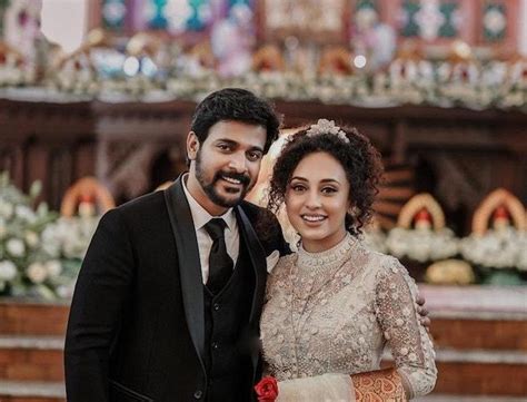 Srinish aravind age is 33 years old. Pearle Maaney Wiki, Biography, Age, Movies, Images - News Bugz