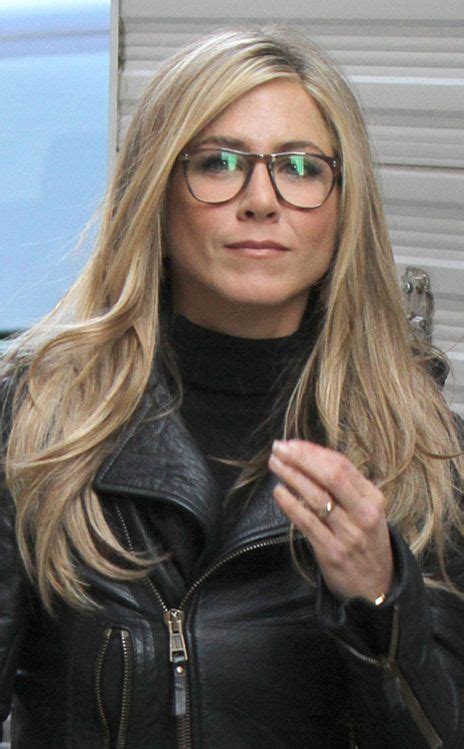 Photos From Celebs Are Gorgeous In Glasses E Online Jennifer Aniston Style Jennifer