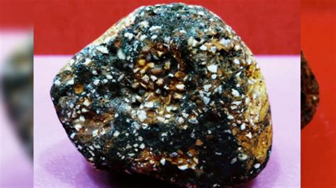 Lunar Meteorite Impact Melted Plagioclase Breccia Meteorite 月球隕石 衝擊熔融長石