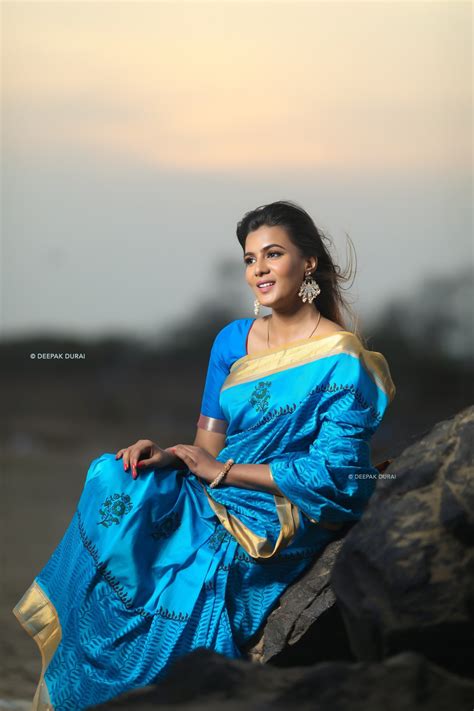 Meera Mithun Latest Photoshoot Tamilnext