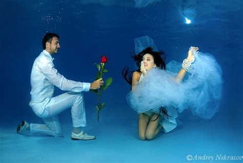 Pin On Underwater Weddings And Trash The Dress Sessions