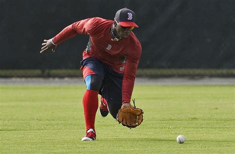 Red Sox Rusney Castillo Ramps Up Activity In Workout The Boston Globe