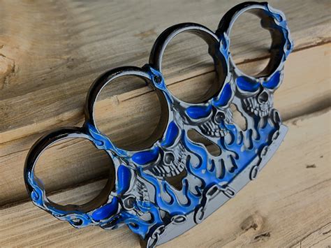 How To Use A Brass Knuckle Look At These 11 Cool Uses Knives Deal